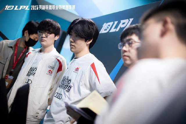 德第一次在 德第一次在