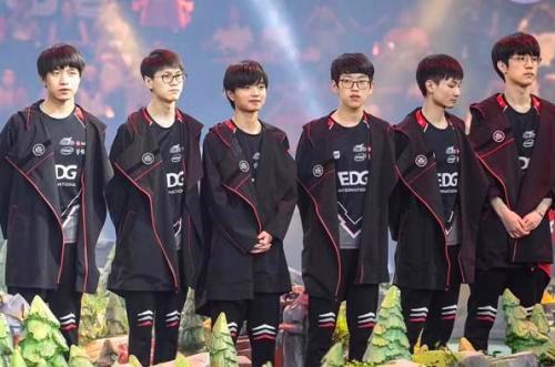 再次成为媒 再次成为媒