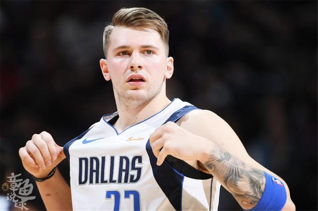 的对战表现 的对战表现